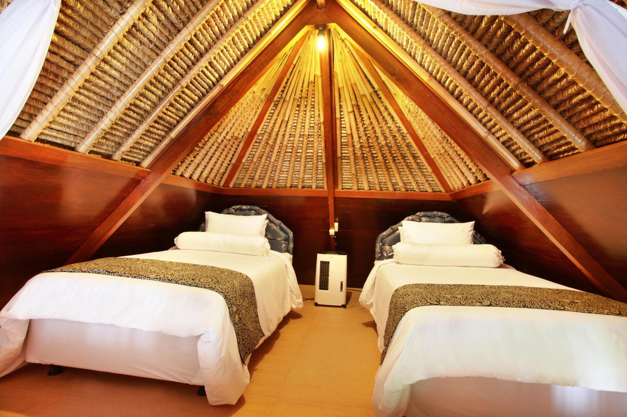 Villa Bukit Nusa Lembongan Стая снимка